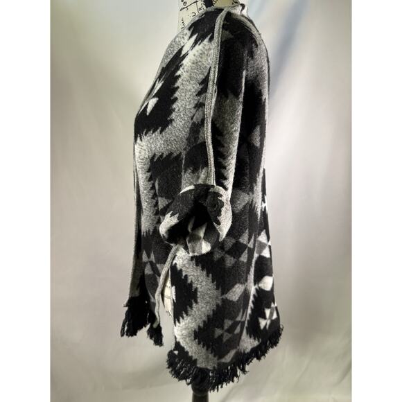 American Eagle Wrap Shawl Top Black Gray Western Aztec Rodeo Festival Med - Picture 2 of 7
